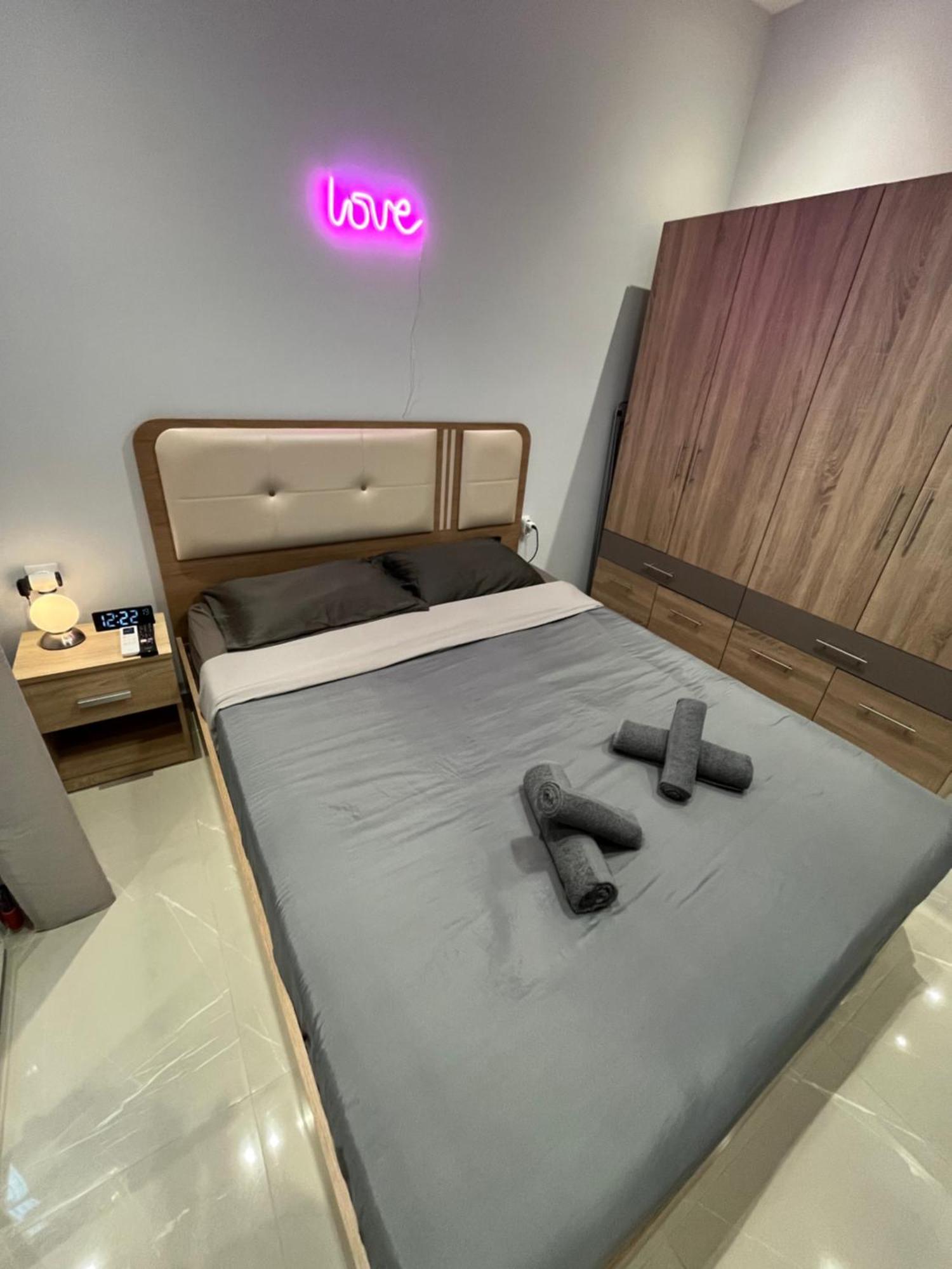 Apartmán Urban Rotonda Retreat In The City Center! Soluň Exteriér fotografie